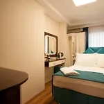 Akbiyik Boutique